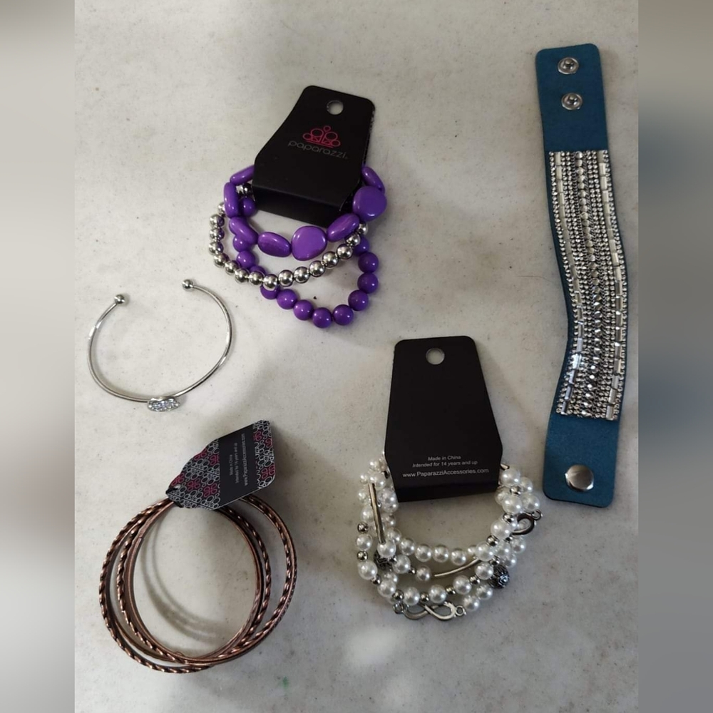 Bracelet lot
